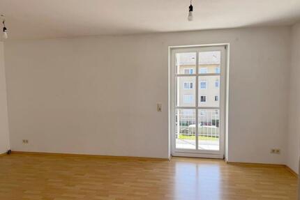 Schöne 2-Zimmer-Wohnung mit Balkon in Regen zu vermieten