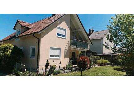 Schöne helle Dachgeschoßwohnung mit Balkon nach Süden und Westen - Meitingen