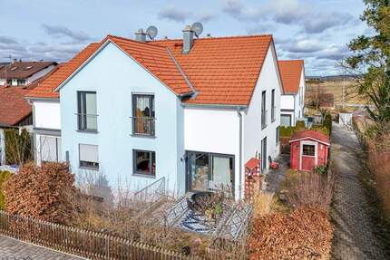 Moderne Doppelhaushälfte mit wertiger Ausstattung in Wielenbach