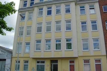 Kiel - Sachaustraße: Nette 3 Zimmer Mietwohnung auch WG geeignet.