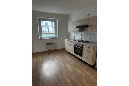 3 Zimmer Altbau Wohnung - 500,00&nbsp;EUR Kaltmiete, ca.&nbsp; 75,00&nbsp;m&sup2; in Langquaid (PLZ: 84085)