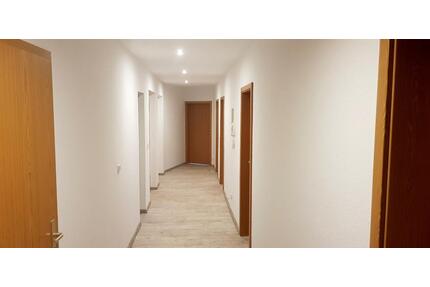 Letzte freie 4-Raum Wohnung mit Balkon und opt. EBK - Werdau