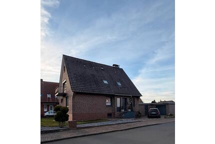Einfamilienhaus mit Garage und Pool in Nordenham-Atens