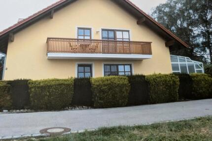 Helle 2 Zimmerwohnung mit Südbalkon und Blick ins Grüne - Pocking
