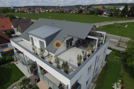 Eine Perle - Penthouse mit 100m² Dachterrasse und Platz für 4 Autos - Wettstetten