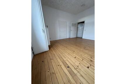 Zentrale renovierte 2-Zimmer-Wohnung mit großer Wohnküche - Hannover