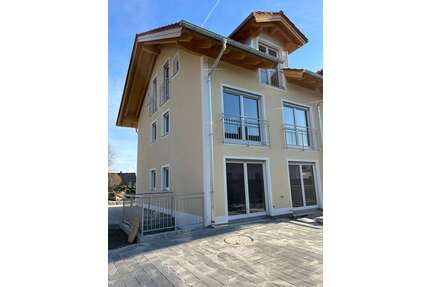 Haus zum Mieten in Egmating 2.500,00 € 174 m²