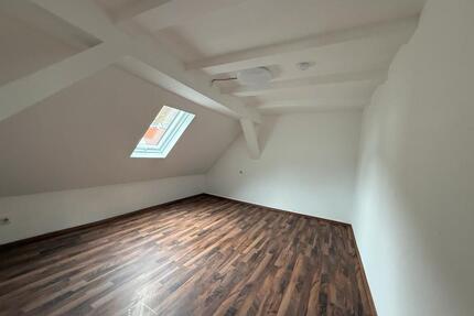 4 Zimmer Wohnung Nachmieter Dachgeschoss - Lichtenstein