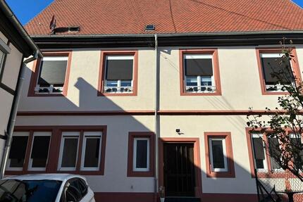 Zwei Häuser im Zentrum von Weißenburg - Klingenmünster