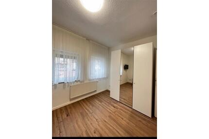 2- Zimmer Wohnung Nähe Porsche in Zuffenhausen zu vermieten - Stuttgart Neuwirtshaus