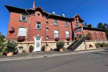 PREISREDUZIERUNG! Mehrfamilienhaus (alter Bahnhof) mit Eventlocation in Staudernheim zu verkaufen!