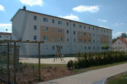 Wohnung zum Mieten in Lauta 390,00 € 66.88 m²