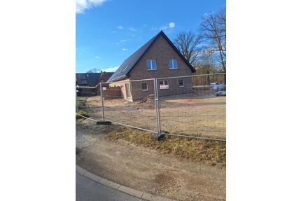 Mittelreihenhaus - 1.200,00&nbsp;EUR Kaltmiete, ca.&nbsp; 103,00&nbsp;m&sup2; in Mölln (PLZ: 23879)