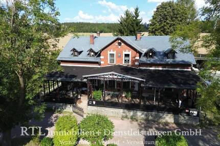 (A1478) einst Bahnhofswirtschaft nun ein charmant umgebautes Wohngebäude in grüner Umgebung - Gefell Göttengrün