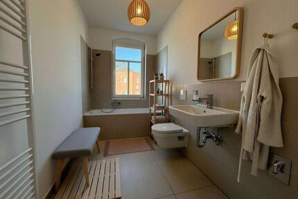 Neu & In Renovierung! Sonniger Balkon I Tageslichtbad mit Badewanne I moderne Einbauküche - Dresden Pieschen