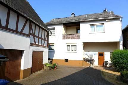 Haus zum Kaufen in Ehringshausen 238.000,00 € 155 m²