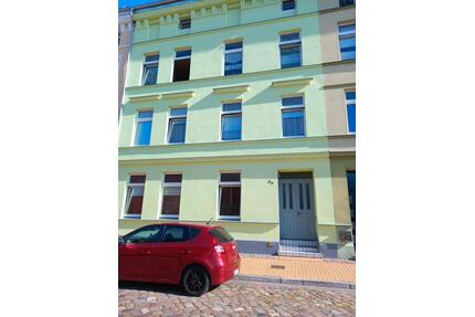 Verkaufe Mehrfamilienhaus - 440.000,00&nbsp;EUR Kaufpreis, ca.&nbsp; 320,00&nbsp;m&sup2; in Güstrow (PLZ: 18273)