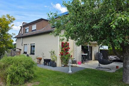 Renovierte Doppelhaushälfte mit Photovoltaik in Lehre Wendhausen