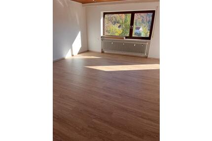 3‑Zimmer‑Wohnung (~103 qm) mit Garten, Terrasse & Balkon - Stetten am kalten Markt