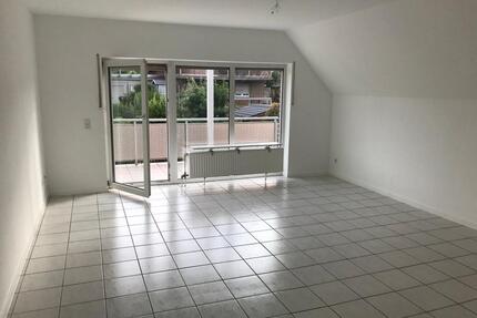Moderne Wohnung in Ohler mit Balkon, Garage, Carport und Keller - Mönchengladbach West