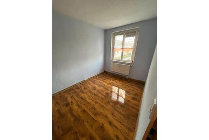 2 Zimmer Eigentumswohnung - 30.000,00&nbsp;EUR Kaufpreis, ca.&nbsp; 36,10&nbsp;m&sup2; in Hohenmölsen (PLZ: 06679)