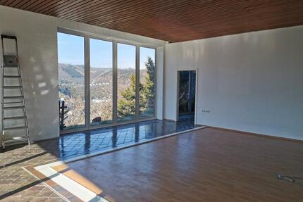 v. privat: 2­-Zimmer-Whg 151 m² Wfl. in EFH in ruhiger Höhenlage, - Altena