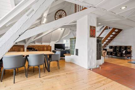 Denkmal trifft Design - stilvolle 5-Zimmer-Maisonette im Zentrum von Konstanz