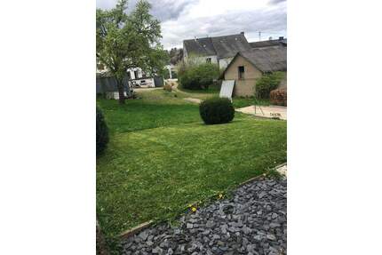 Vielseitiges 475-m²-Grundstück in ruhiger Wohnlage von Farschweiler