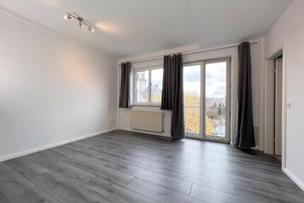 Renovierte 1 Zimmerwohnung mit Balkon zu vermieten - Völklingen