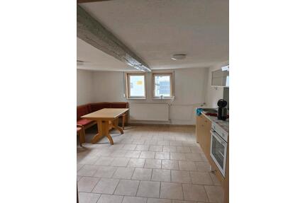 Haus zu vermieten - 910,00&nbsp;EUR Kaltmiete, ca.&nbsp; 120,00&nbsp;m&sup2; in Vogtei (PLZ: 99986)