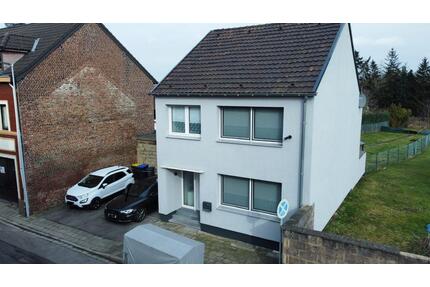 Freistehendes EFH | 639 m² Grundstück | saniert | Ausbaupotenzial - Alsdorf