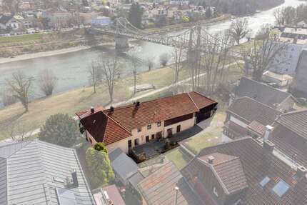 Haus zum Kaufen in Laufen 550.000,00 € 270 m²