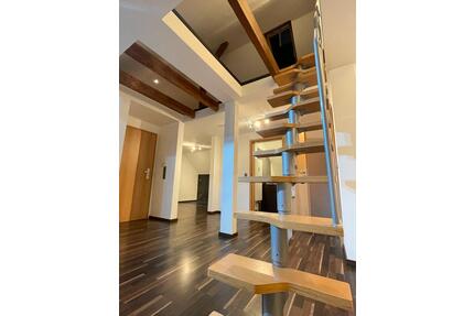 Moderne helle Dachgeschosswohnung - Duisburg Duisburg-Mitte