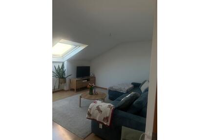 2-Zimmer-Dachgeschosswohnung - 750,00&nbsp;EUR Kaltmiete, ca.&nbsp; 68,00&nbsp;m&sup2; in Nürtingen (PLZ: 72622)