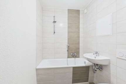 Wohnung zum Mieten in Chemnitz 300,00 € 53.58 m²