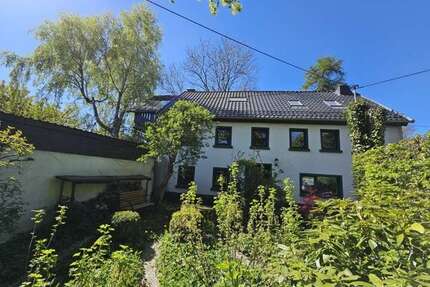 Haus zum Kaufen in Hellenthal 325.000,00 € 244 m²