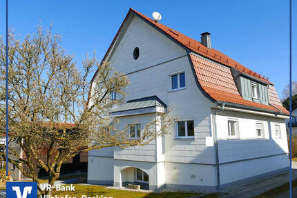Wohnqualität in Stadtnähe: Charmantes Einfamilienhaus mit 2 top Nebengebäuden wartet auf Sie! - Vilshofen / Aunkirchen