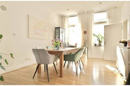 Großzügiges Wohnen in der Krefelder Innenstadt - Stadthaus mit Innenhof und Dachterrasse