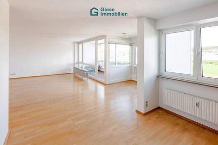 Große 2,5-Zimmer-Wohnung mit Balkon und TG-Stellplatz - Filderstadt / Bonlanden