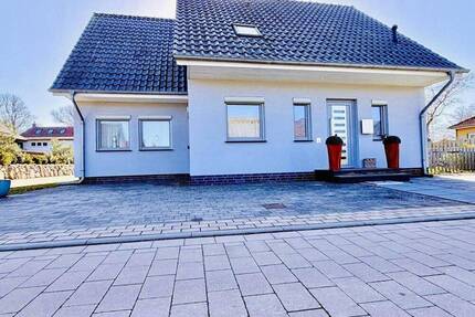 Strandnah und provisionsfrei, modernes Einfamilienhaus - Wustrow