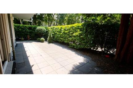 Köln-Junkersdorf, schiclke 3-Zimmer Wohnung mit Kamin, großer Terrasse und TG-Stellplatz