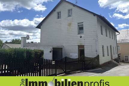 Haus zum Kaufen in Schwarzenbach Saale 110.000,00 € 214 m²
