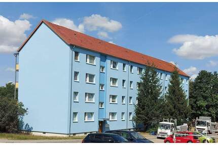 Wohnung im 1. OG, lichtdurchflutet, ruhige Lage mit Balkon und Blick ins Grüne - Weißenfels