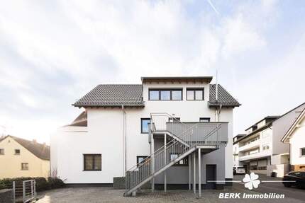 BERK Immobilien - modern saniertes ZFH in zentraler Lage von Haibach mit traumhafter Maisonette-Wohnung