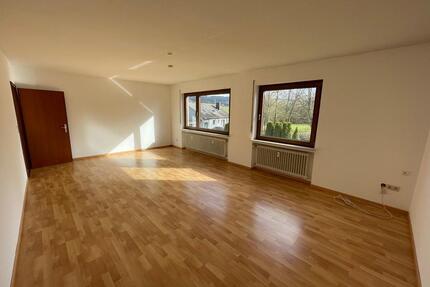 Helle 3-Zimmer-EG-Wohnung mit Balkon & Glasfaser in Wenigerath - Morbach