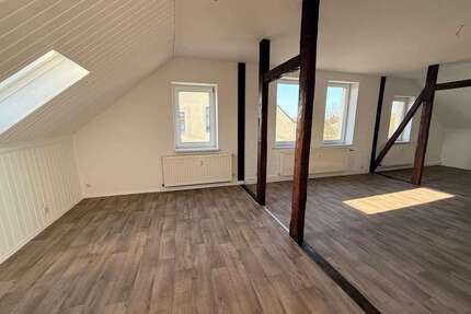 Wohnung zum Mieten in Oelsnitz 484,00 € 88.11 m²