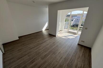 Wintergarten und Balkon! Schöne 3-Raum Wohnung in Gera Debschwitz
