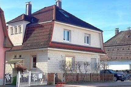 Gelegenheit - Vor einigen Jahren umfangreich renoviert! EFH, ebener, schöner Garten, 3 Stellplätze! - Göppingen / Faurndau