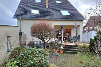 Freistehendes Ein-Zweifamilienhaus, mit schönem Garten, Gartenteich, Brücke mit großem Gartenhaus, in ruhiger Lage von Rohrbach, Nähe Pfeifferwald - Sankt Ingbert