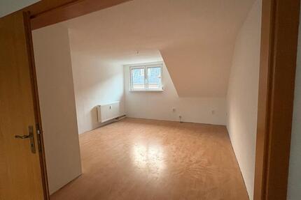 2-Zimmer-DG-Wohnung in ruhiger, zentraler Lage in Mainz-Kastel - Wiesbaden